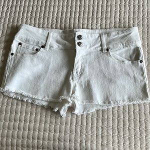 White Denim shorts with frayed hem - size M - ambiance apparel brand - NWOT